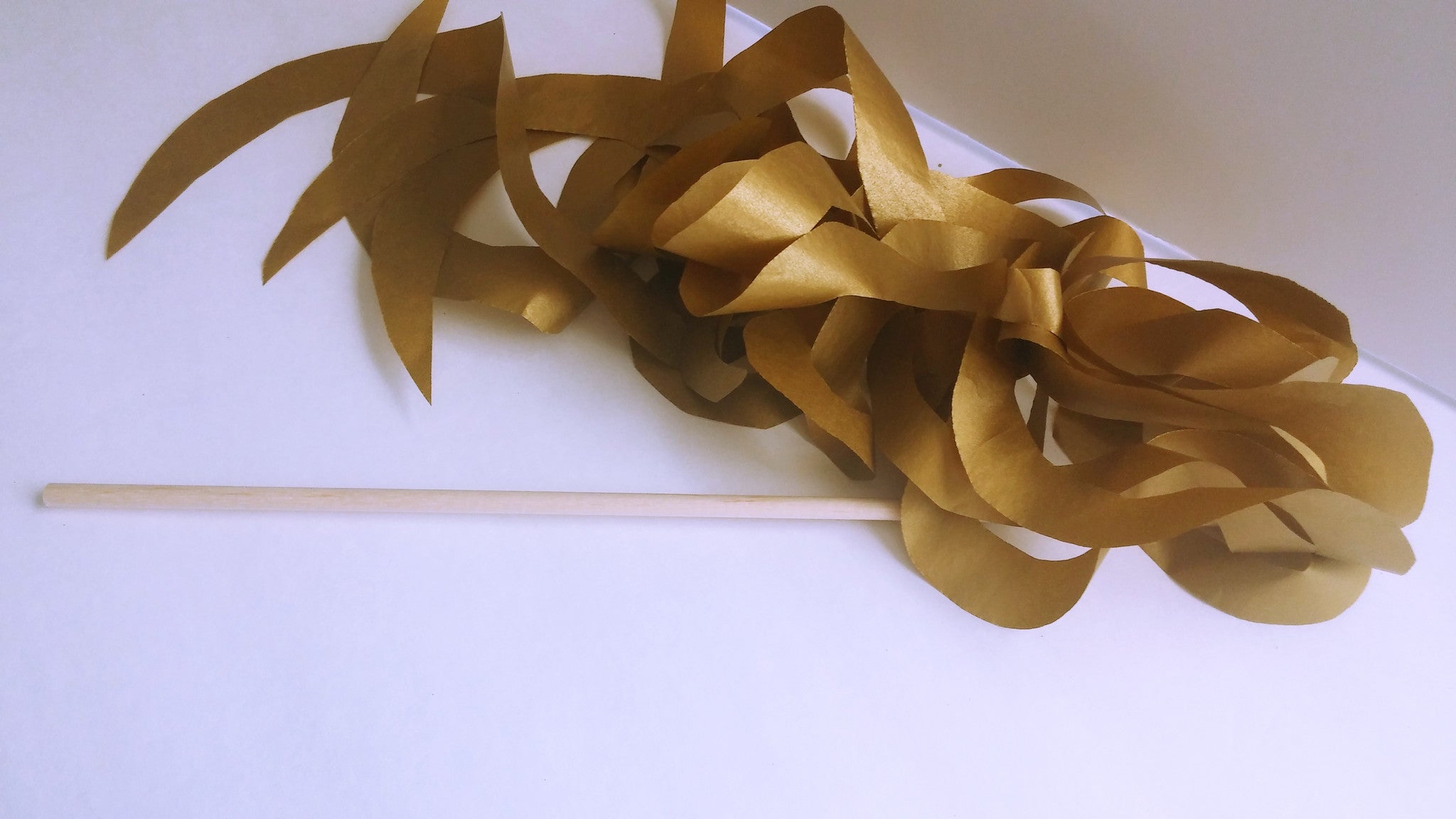 Metallic Gold Paper Wand Streamers – Party Snobs